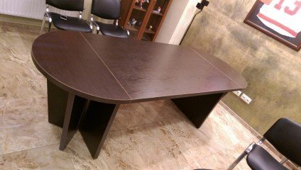 Овальный офисный стол для переговоров